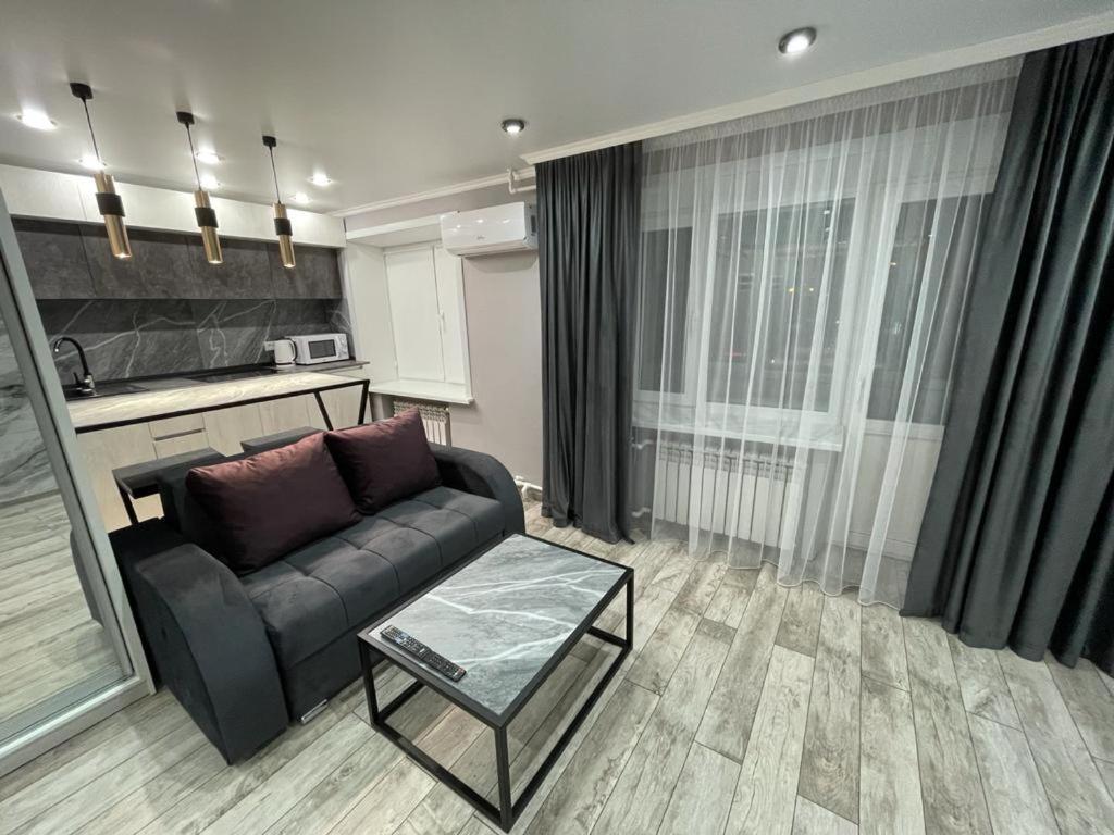 Люкс академика сатпаева 19 Apartment Павлодар Екстериор снимка